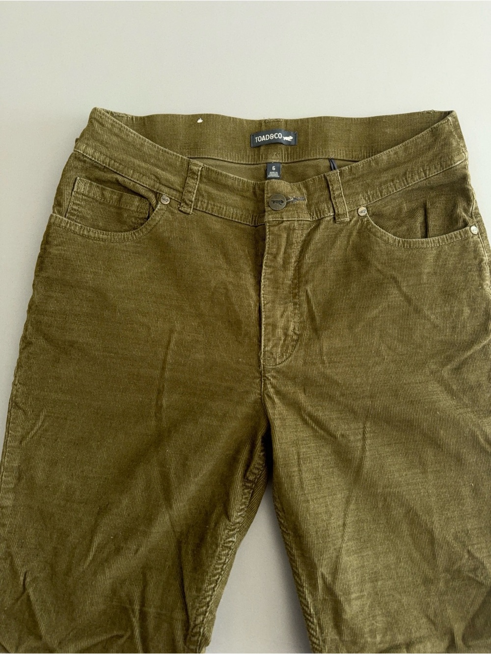 Toad&Co Olive Green Corduroy Five-Pocket Women’s Pants in Size 6